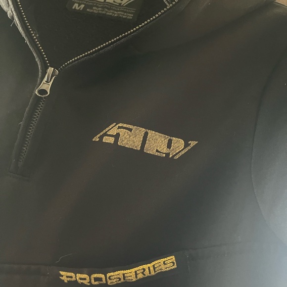 509 part zip hoodie.Size M.fits smaller.Nice durable material w/ pockets - Picture 5 of 8